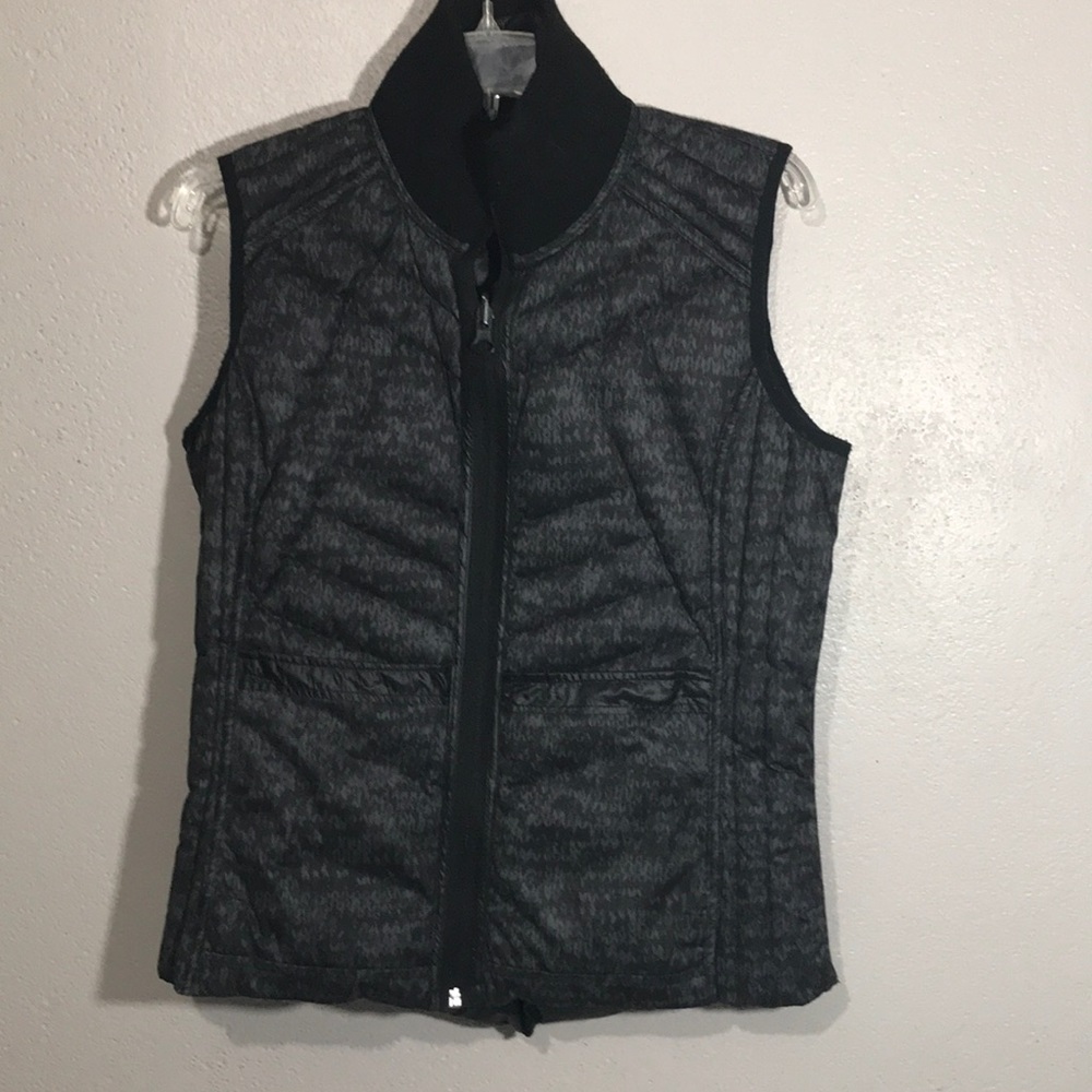 Reversible women’s vests